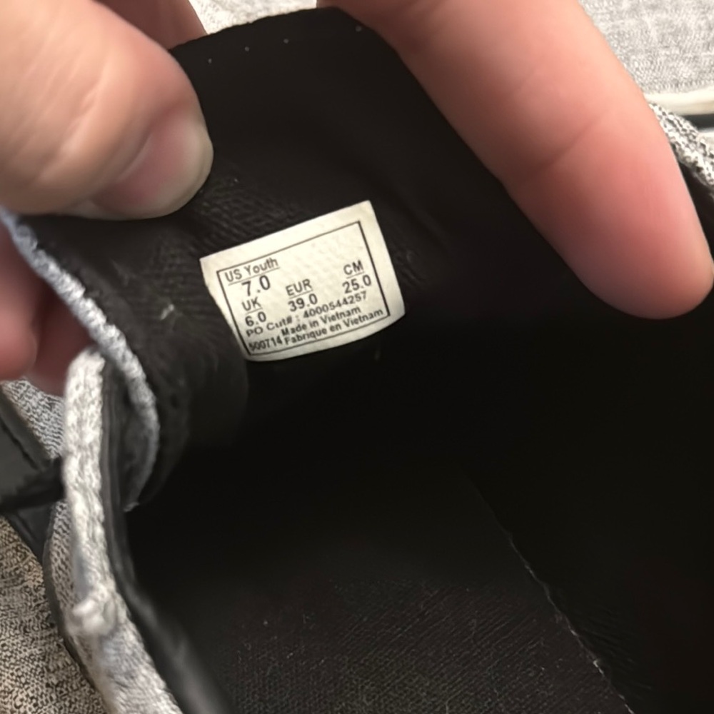 Vans Gray and Black Sneakers Classic Style - Picture 7 of 8
